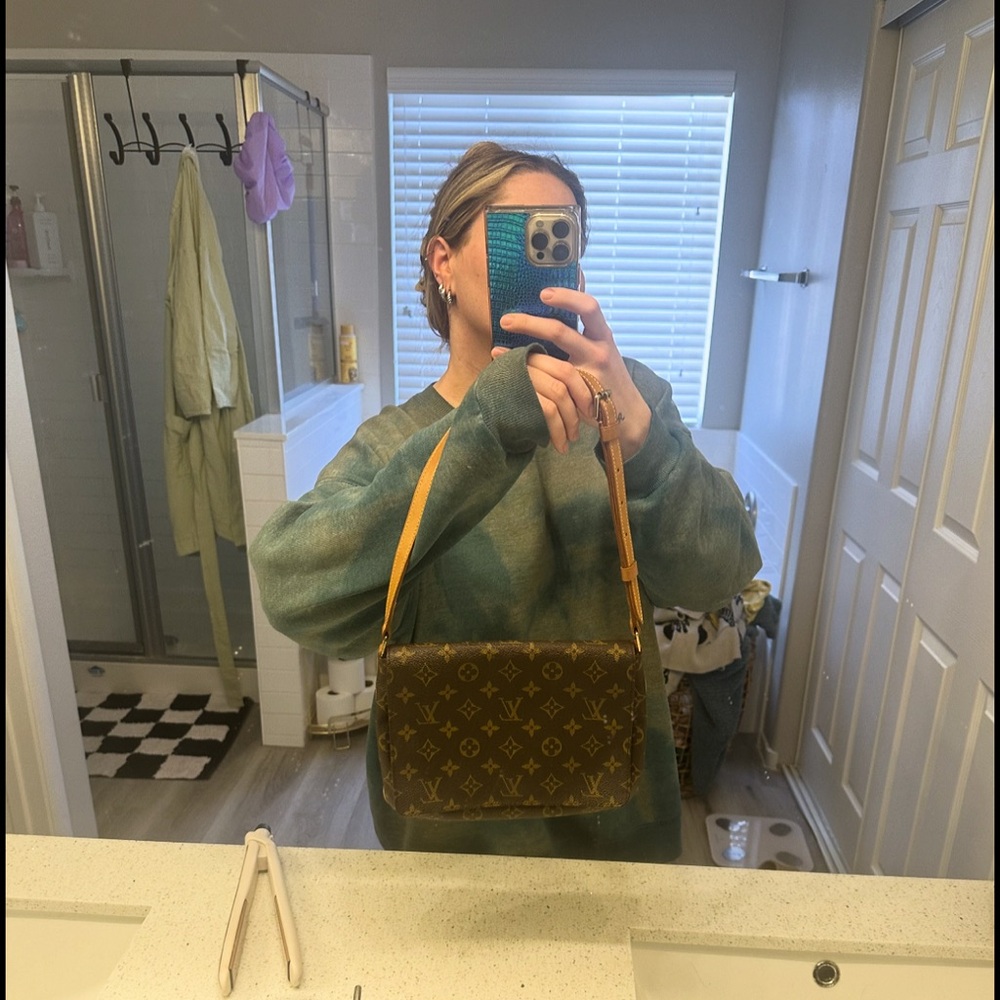 Louis Vuitton Monogram Musette Tango Bag - Picture 16 of 16